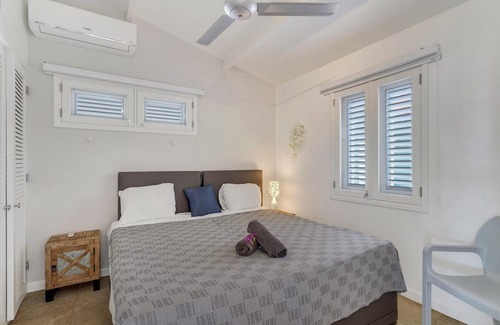 Playa Casa | Kas Koral - Authentic, luxury oceanfront villa in Kralendijk