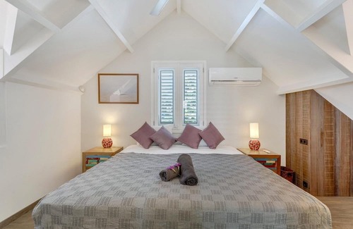Playa Casa | Kas Koral - Authentic, luxury oceanfront villa in Kralendijk