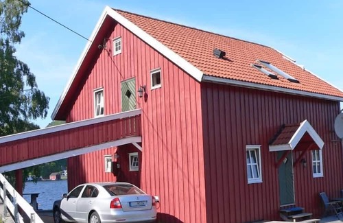 Flekkefjord Apartamento | "Holiday apartment "Fagerstrand 2", Flekkefjord, in a beautiful location directly on the water, southern Norway, 2-3 persons, or 2 adults and 2 children, internet, living-dining area, 1 bedroom, 1 bathroom, non-smoking, changeover day Saturdays, n.