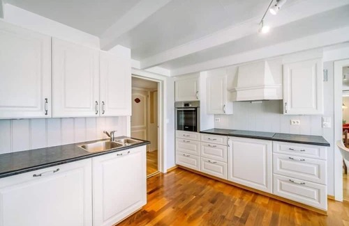 Borhaug Casa | Holiday home 'Havbris' new on offer, in Borhaug near Farsund, South Norway with own beach line, booking start now! House with flair and garden in south-facing location on bay with own sandy beach on Listafjorden, southern Norway, max 11 pers., ma