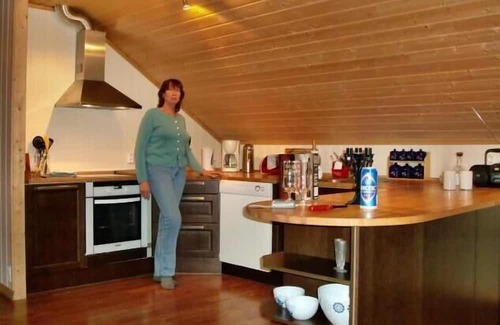 Vevelstad Casa | Cottage "Stokkasjøen Rorbu", 8870 Visthus, Norway - Nordland, southern North Norway, Helgeland coast, 5 persons, 2 living levels, 1 kitchen, 2 bathrooms, 3 bedrooms, Internet Wlan, directly on the water, non-smoking, 85 sqm living area etc., vaca.
