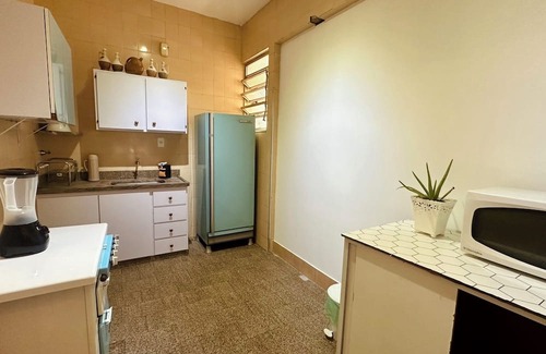 Belo Horizonte Apartamento | Apê Amplo 2 Qrts com Varanda no Centro de BH