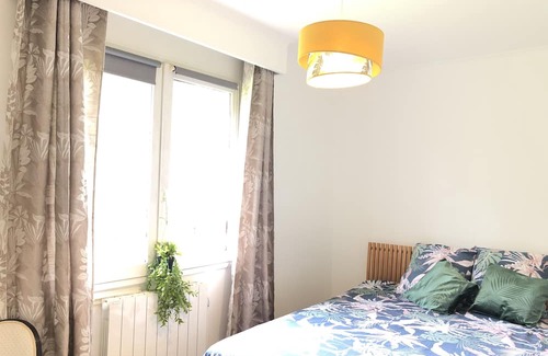 Morancez Cama Y Desayuno | Bed and breakfast near Chartres on the banks of a river, heated pool, billiards.