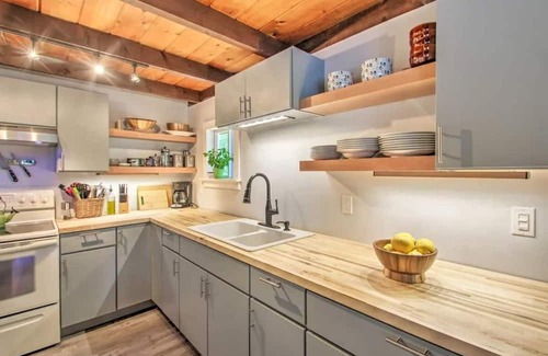 Lake Arrowhead Cabaña | Lakefront Cottage | Private Dock | Kayaks