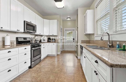 Downtown Riverside Casa | Citrus Haven Residences on Orange St #41988