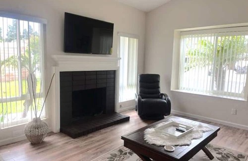 Camarillo Casa | Comfortable 2-bedroom house with dedicated office space in serene Camarillo
