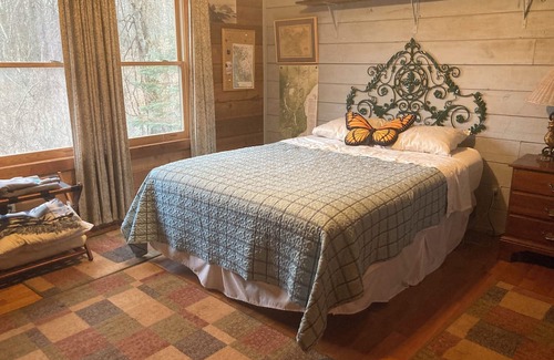 Paris Cabina | Your Own Nature Preserve