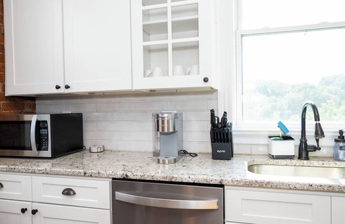 Ludlow Casa | Ludlow Lodge w/City Views – Where History Meets Modern Comfort!