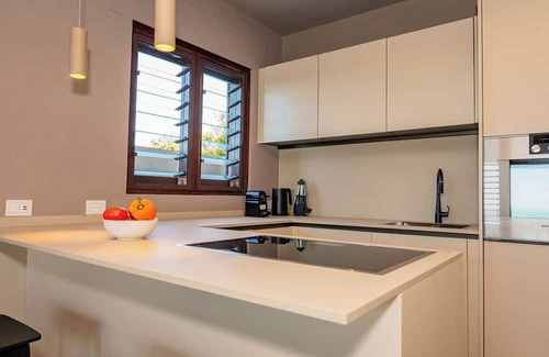 Fryes Beach Apartamento | Luxury Cottage with ocean views, large 1-bedroom, AC and close to Jolly Harbour