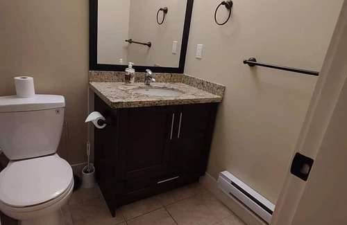 White Rock Casa | Charming 2-bedroom house in brilliant White Rock with AC, WiFi