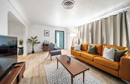 El Centro Casa | Lovely 2-bedroom house in El Centro with WiFi, AC