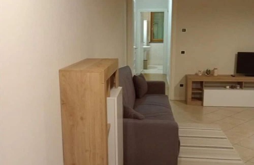 San Donato Apartamento | Lovely apartment for 5 guests with WIFI, A/C, TV, balcony and parking