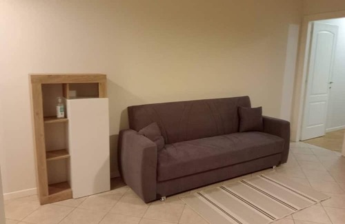 San Donato Apartamento | Lovely apartment for 5 guests with WIFI, A/C, TV, balcony and parking