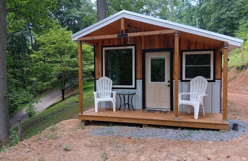 Lynn Garden Cabina | RECONNECT to nature with cozy cabin near Church Hill, TN