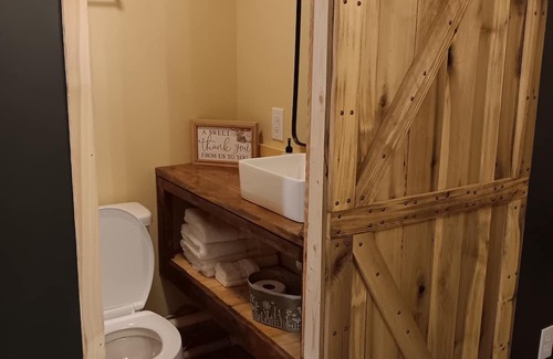 Lynn Garden Cabina | RECONNECT to nature with cozy cabin near Church Hill, TN