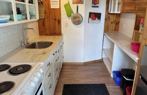 Grey Highlands Chalet De Esquí | Private 5 Acre Chalet with Bunkie & Sauna - Rated 4.9 with 100 Reviews on Airb&b