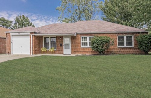 Euclid Casa | Modern Updated Ranch 15 min to Downtown & Hospitals