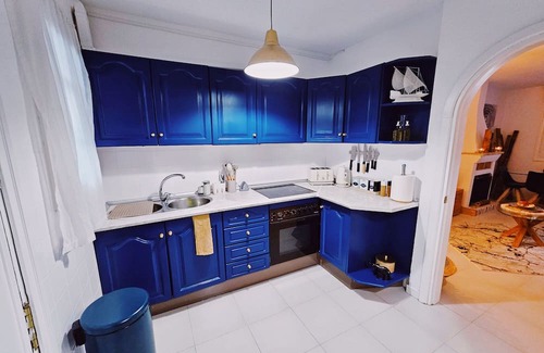 Torremolinos Chalet De Esquí | Feel at home away from home, where peace is met!