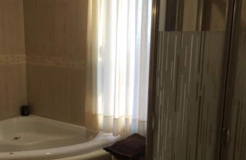 Olias del Rey Casa | Country House 'El Retiro De Toledo' with Private Pool, Wi-Fi and Air Conditioning
