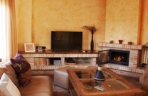 Olias del Rey Casa | Country House 'El Retiro De Toledo' with Private Pool, Wi-Fi and Air Conditioning