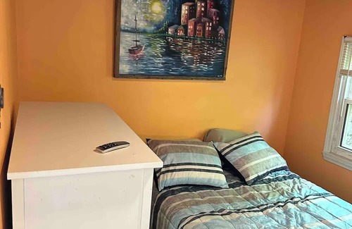 Windham Cabaña | Quaint Cobbetts Pond Cottage with Pond Views