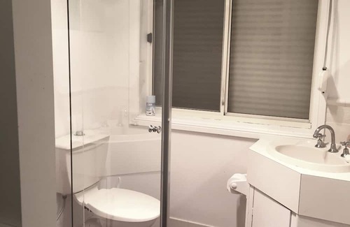Golden Grove Casa | Home away from Home!