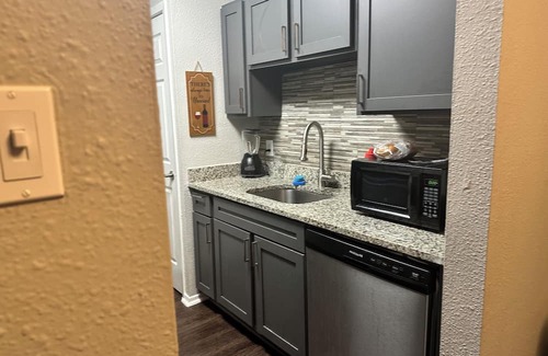 Briarforest Apartamento | Cozy 1-bedroom apartment with WiFi, AC in superb Houston neighborhood.