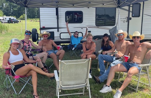 Cullman Alquiler De RV | RV Camping Rock The South Walk to Rock The South 1/2 Mile To Entrance.