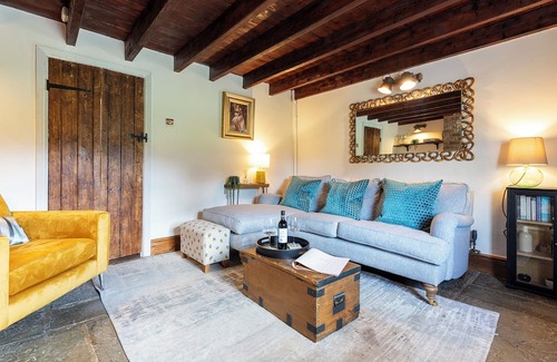 Glentham Cabaña | Discover Lincolnshire with a quaint cottage stay.