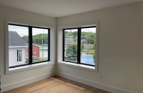 Dartmouth Casa | Beautiful 3 bedroom by Lake Banook!