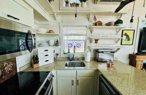 Austin Casa | Tiny Home with Enchanted Garden