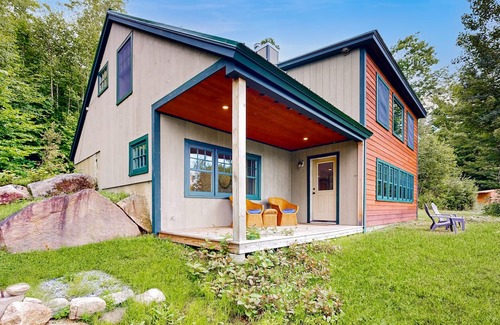 Franconia Casa | Cozy two-story mountain home with beautiful views & furnished patio