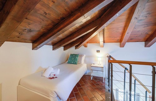 Arona Villa | La Voce Del Lago Pied Dans L' Eau
