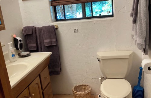 Santa Ynez Apartamento | Cozy, pet friendly 1-bedroom private space in Santa Ynez with pool and hot tub.
