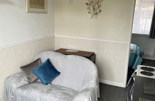 St. Michaels Apartamento | Flat 3 has been reburbished and comes with onsite parking and free Wifi