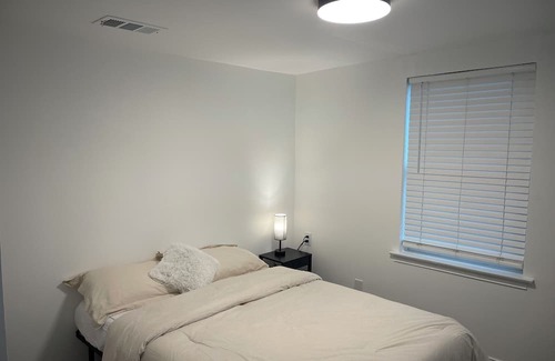 Cedar Hill Casa | Charming 4-bedroom house in delightful Cedar Hill with WiFi, AC