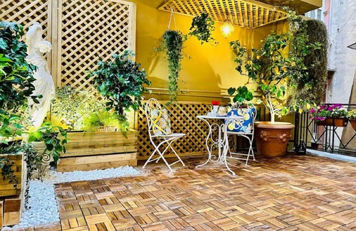 Rione III Colonna Apartamento | ECHOES OF ANCIENT ROME: A GLIMPSE INTO MODERN COMFORT AND HISTORY, SPANISH STEPS