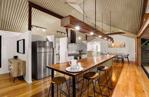 Bonogin Casa | Forestland Hinterland Hideaway