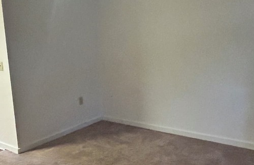 Monroe Apartamento | Cozy studio with AC WiFi Towels, Shampoo etc also included.