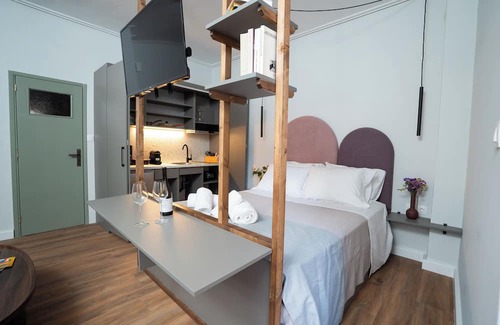 Tripoli Apartamento | Modern & Sunny apartment with Garden View in the heart of the city center NYX 1