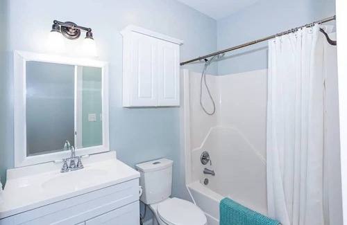 Southport Cabaña | Charming 3-bedroom cottage with Hot Tub in lovely Southport!