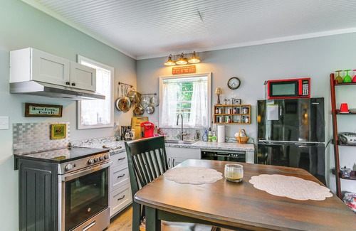 Wagener Cabaña | Pet-Friendly Waegner Cottage On 30-Acre Horse Farm