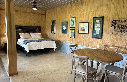 Perkinston Casa | Charming barn apartment located at Stonnington Farm in Perkinston.