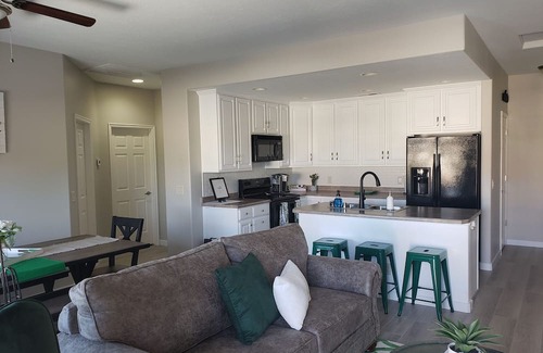 Mesquite Condominio | Beautiful Condo w/balcony and an additional game room, swimming pool and more!