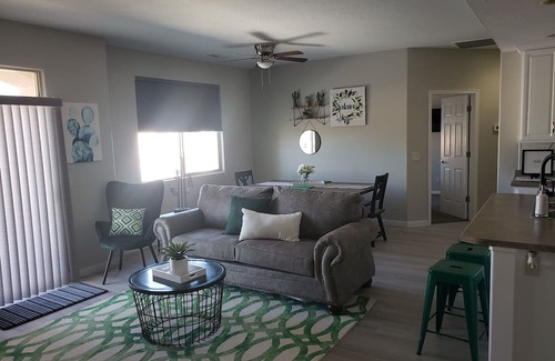 Mesquite Condominio | Beautiful Condo w/balcony and an additional game room, swimming pool and more!
