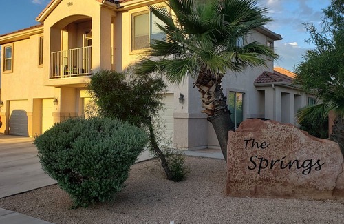 Mesquite Condominio | Beautiful Condo w/balcony and an additional game room, swimming pool and more!