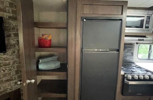 Clarksville Casa | Cozy Camper at Bear Creek