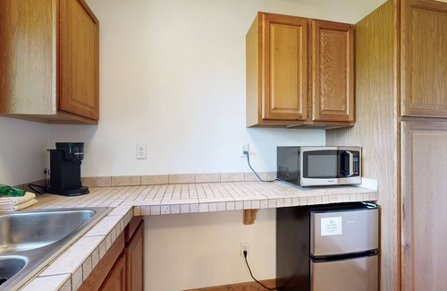 Durango Apartamento | Comfortable rental with kitchenette, streaming TV & great views