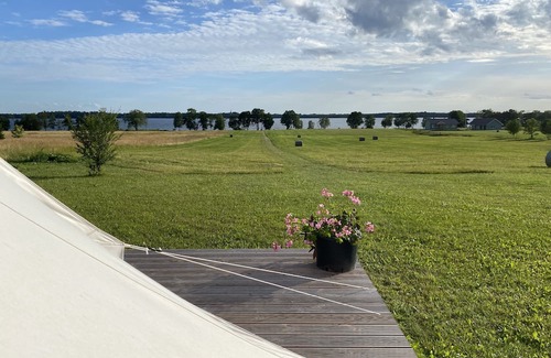 Tartu County Alquiler De RV | Luxurious Saadjärve Glamping with stunning lake views.