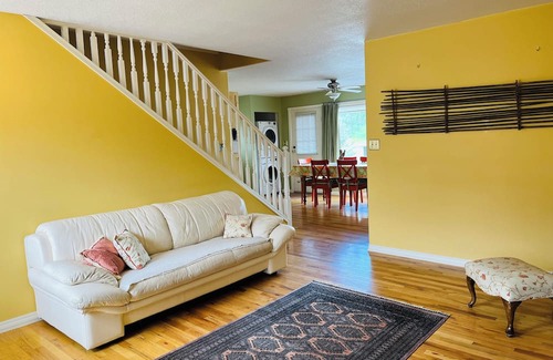 Regional District of Kitimat-Stikine Casa | Riverfront heritage home in the heart of Hazelton